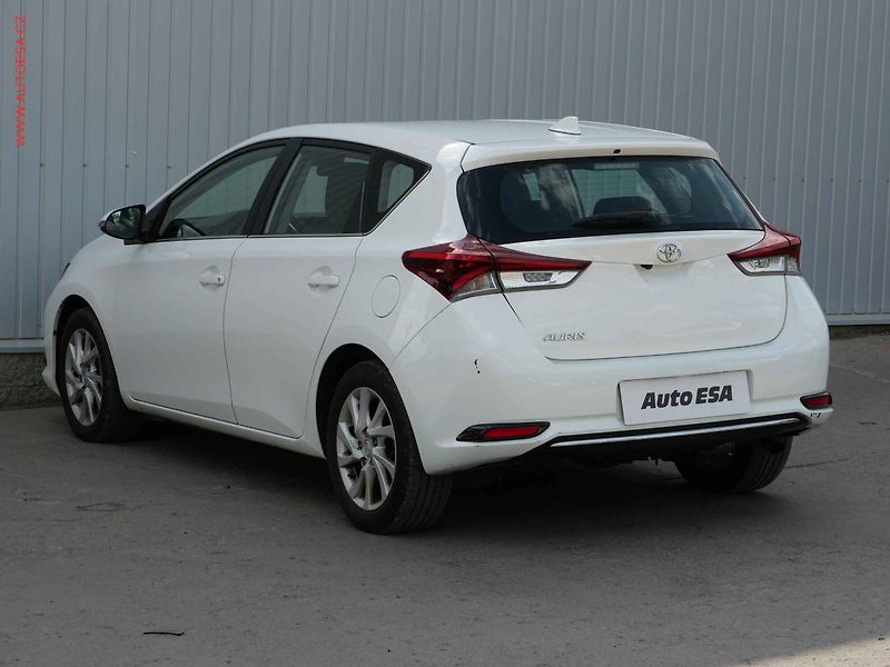 Toyota Auris (2019) 1.6i, ČR, AC, tempo - fotka 6 z 20