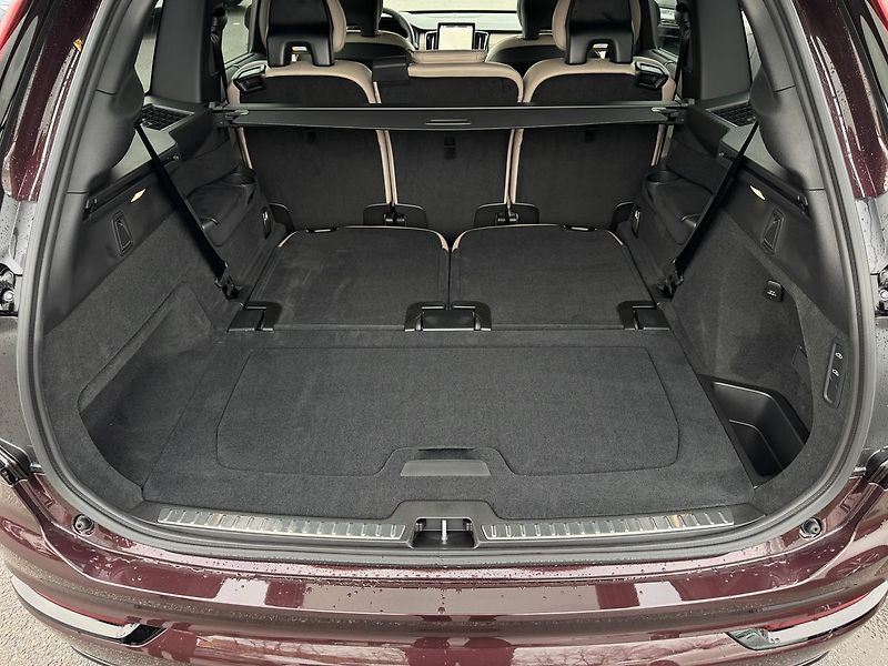 Volvo XC90 (2026) PLUS B5, VZDUCH, 360° - fotka 14 z 22