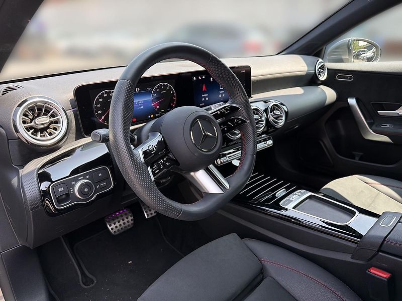 Mercedes-Benz Třídy A A 200 - fotka 9 z 16