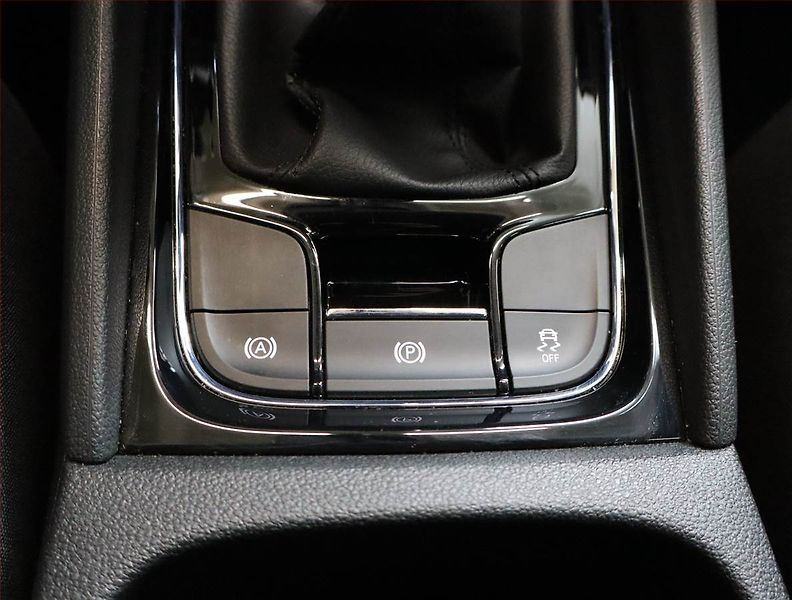 Škoda Karoq (2024) Ambition 1.5 TSI - fotka 13 z 19