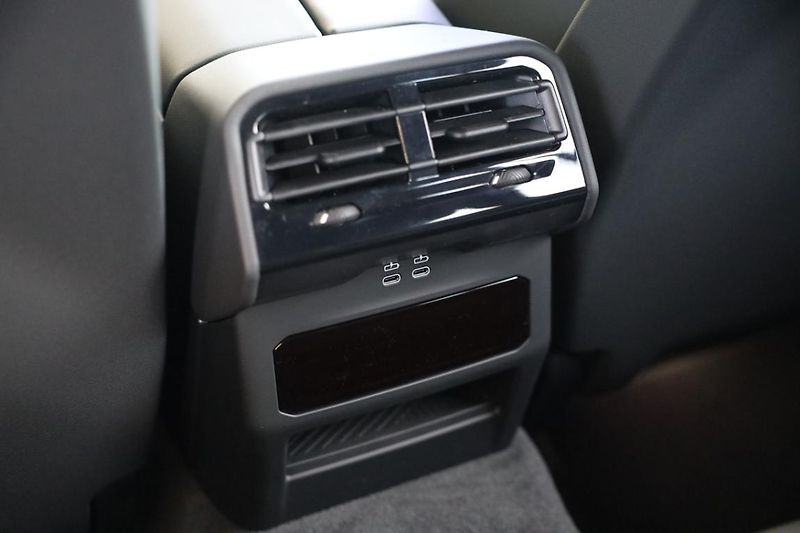 BMW Řada 5 540d xDrive Touring - fotka 16 z 18