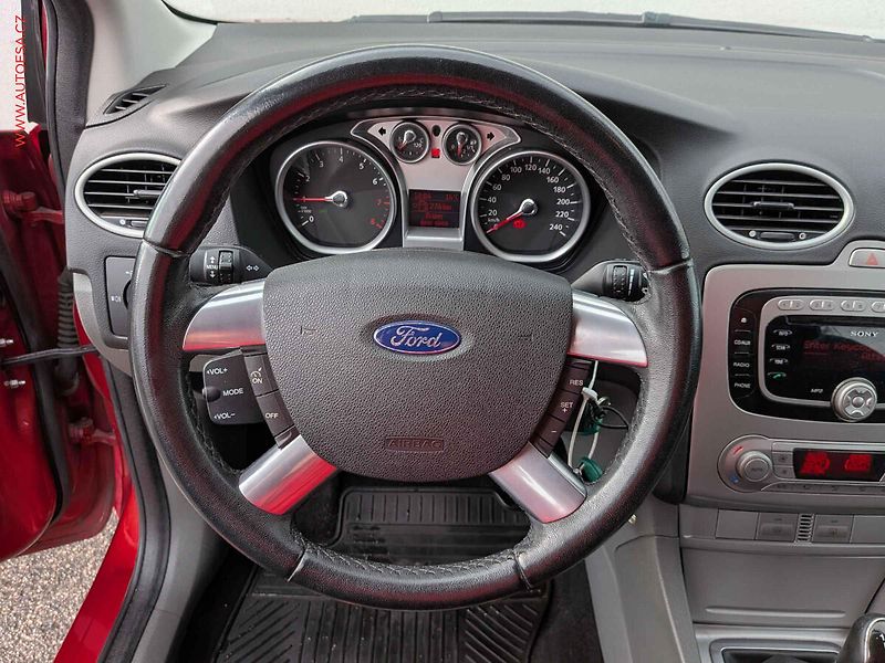 Ford Focus (2009) 1.6.i, 1.maj,ČR, AC, temp - fotka 15 z 16