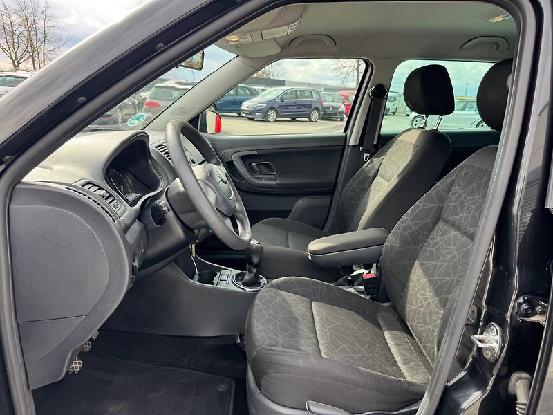 Škoda Fabia (2012) Family + 1.2 TSI 63kW - fotka 10 z 33