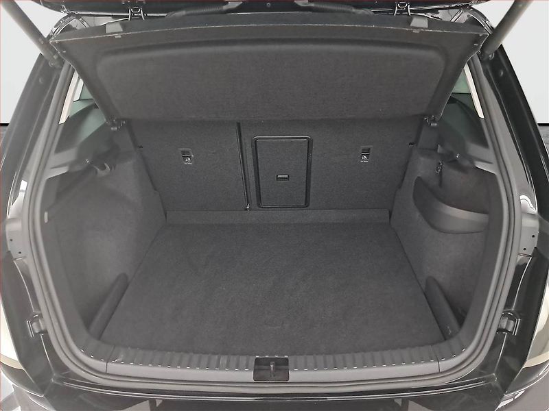 Škoda Karoq (2024) Fresh 1.5 TSI - fotka 14 z 32