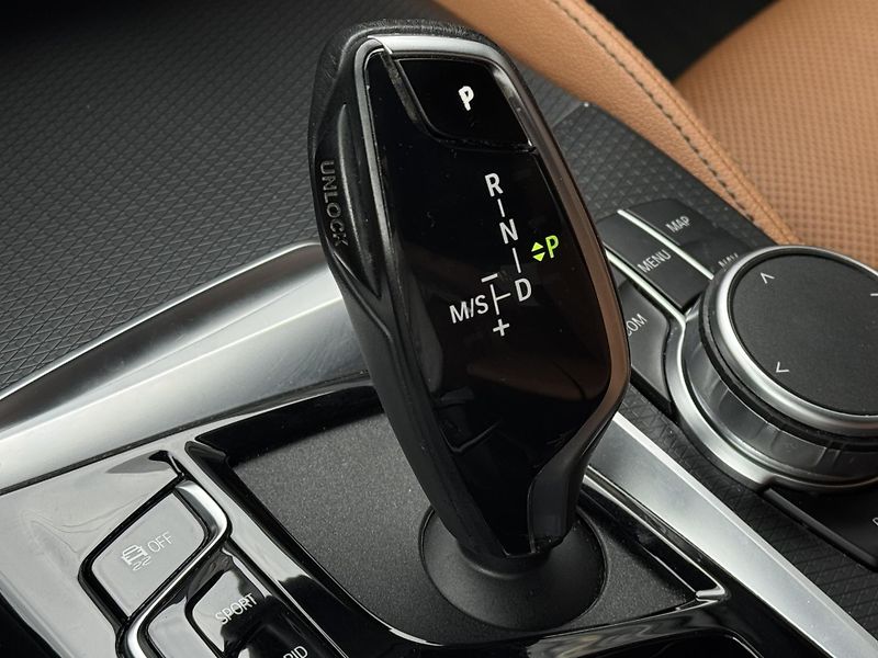 BMW Řada 5 (2022) 545e xDrive M Sport, DPH - fotka 42 z 56