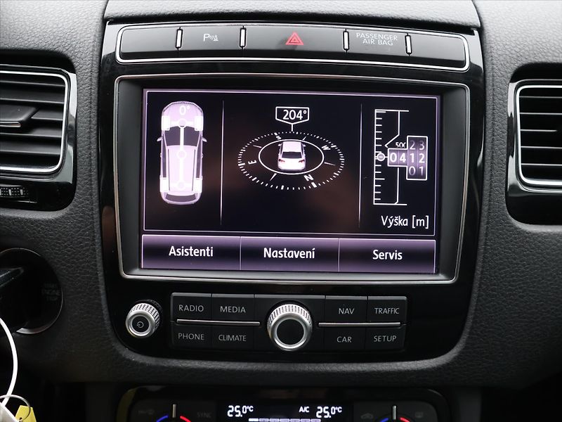 Volkswagen Touareg 3,0 TDI V6 193kW DSG 4M CZ - fotka 16 z 26