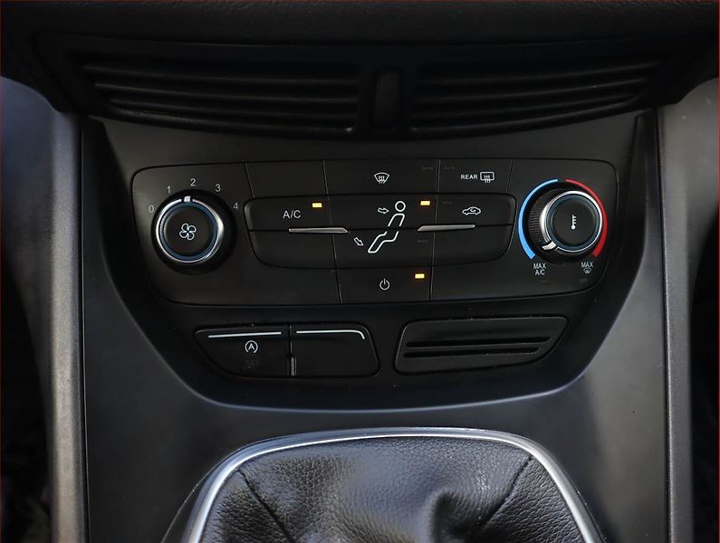 Ford C-MAX (2015) 1.0 EcoBoost, Serv.kniha - fotka 13 z 16