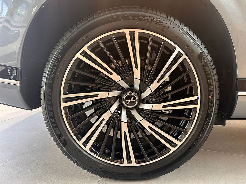 Xpeng G9 (2026) AWD Performance - fotka 11 z 13