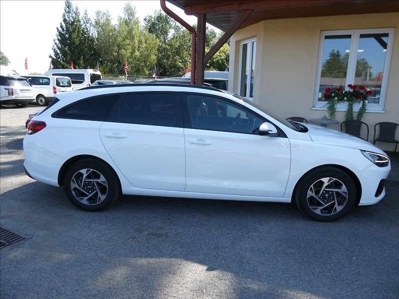 Hyundai i30 1,5 DPI 71kW Family,ČR,záruka - fotka 2 z 46
