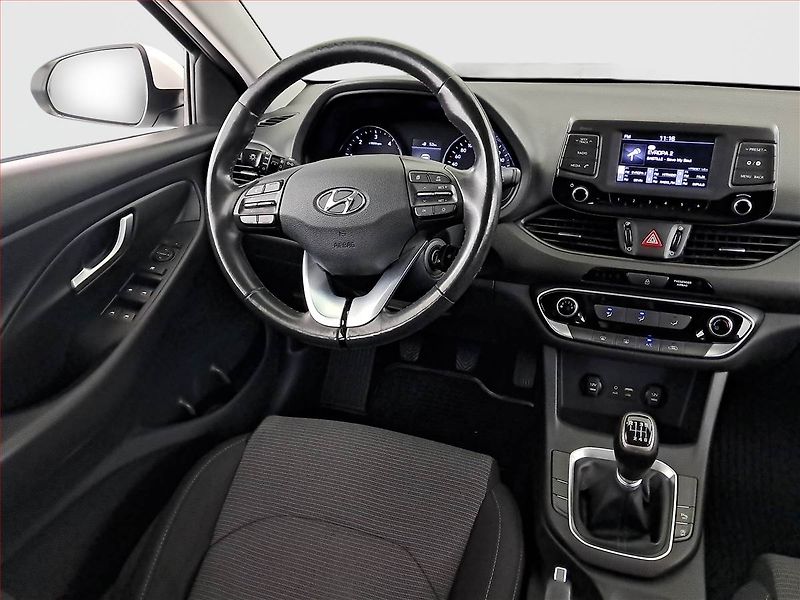 Hyundai i30 (2017) 1.6 CRDi, Tempomat - fotka 7 z 16