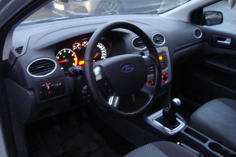 Ford Focus (2007) 1.6i,ČR,Pravid.serv.STK 5/2027 - fotka 26 z 54