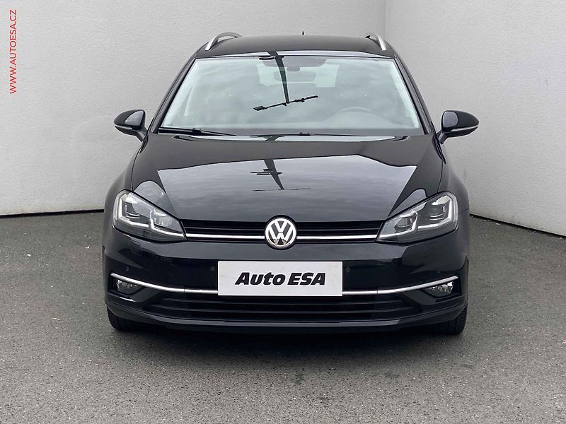 Volkswagen Golf (2018) 2.0 TDi, Highline, LED - fotka 2 z 18