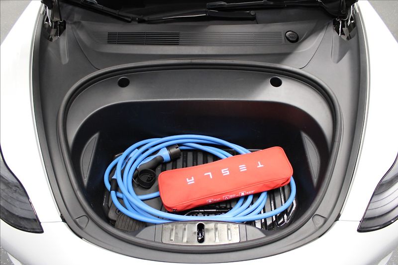 Tesla Model 3 0,0 Standard plus - fotka 6 z 27