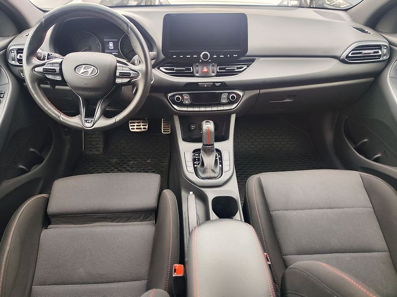 Hyundai i30 1.5 T-GDI/117kW N-Line DCT - fotka 13 z 32