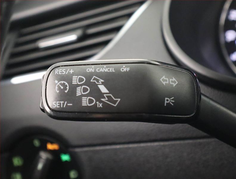 Škoda Octavia (2014) Style 1.6 TDI, Xenony - fotka 19 z 22