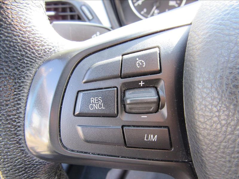 BMW X1 1,5 T sDrive 18i Manuál - fotka 22 z 32