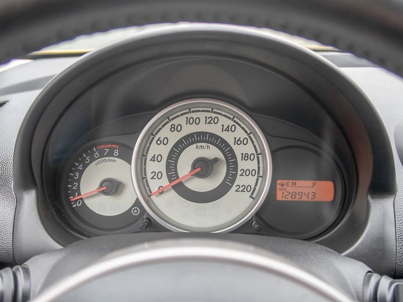 Mazda 2 (2008) 1.4i 63KW – PO SERVISU - fotka 18 z 33