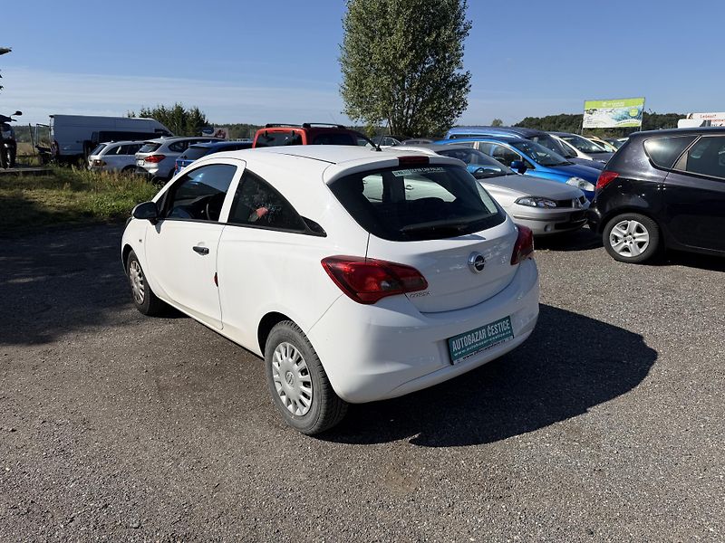 Opel Corsa 1.2i 51KW - fotka 8 z 19
