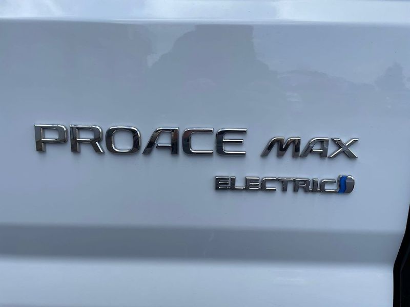 Toyota Proace Max Full Electric (110kWh) - fotka 8 z 25