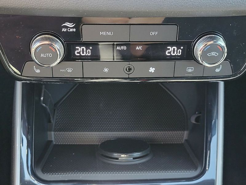 Škoda Fabia Dynamic 1,0TSI 85kW - fotka 24 z 27