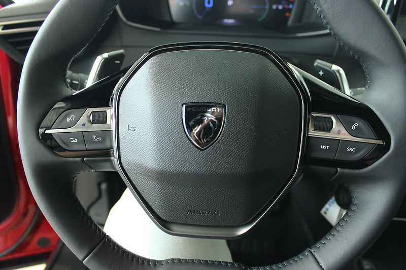Peugeot 2008 (2026) 2008 ALLURE Hybrid 110 e-DCS6 - fotka 8 z 17