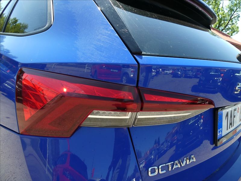 Škoda Octavia 2,0 TDi 85kW DPH, koupeno v ČR - fotka 11 z 32
