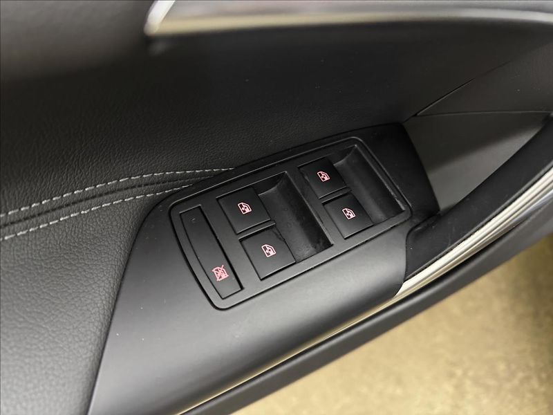 Opel Insignia 2,0 CDTi LED VÝHŘEV 2XKOLA ČR - fotka 25 z 33