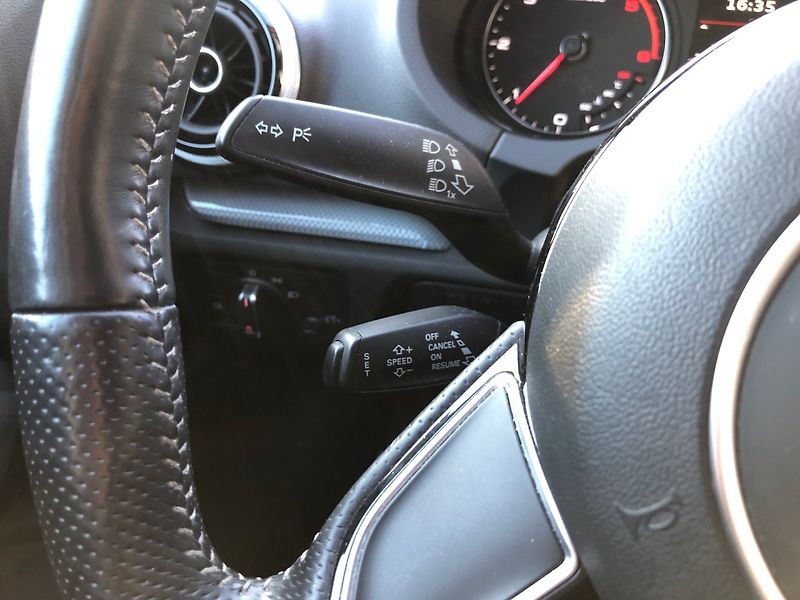 Audi A3 (2014) 1.6 TDi S-line - fotka 19 z 25