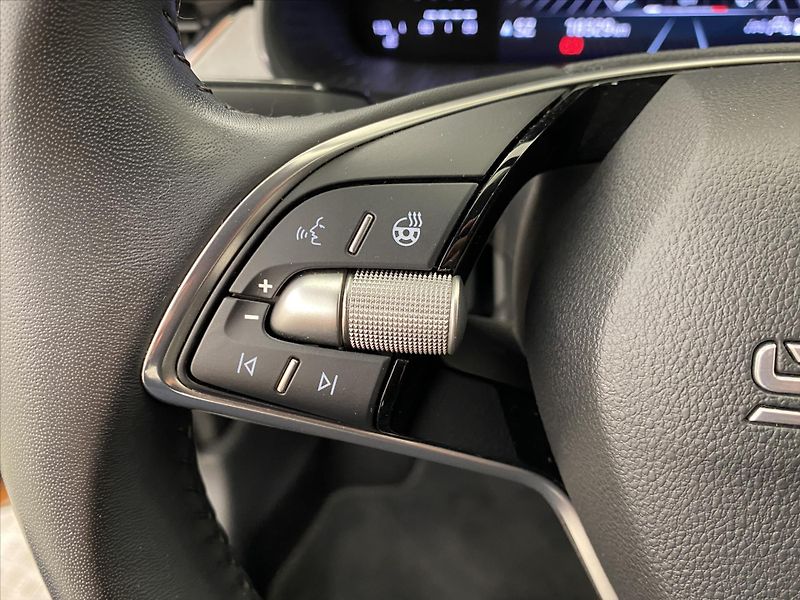 Škoda Kamiq 1,0 TSI 85kW Top Selection - fotka 22 z 27