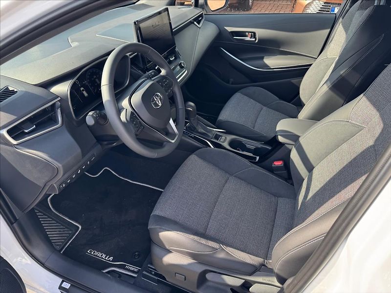 Toyota Corolla 1,8 1.8l HEV Style - fotka 10 z 12