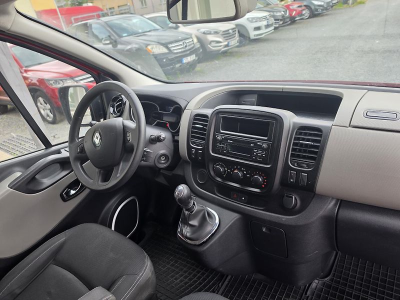 Renault Trafic 1.6 dci 125 Long 9.mist tz - fotka 13 z 19