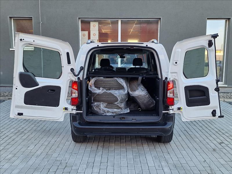 Peugeot Rifter 1.2 PureTech 110 S&S,ČR,1.Maj - fotka 39 z 50