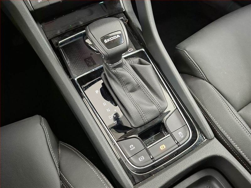 Škoda Karoq (2023) 1.5 TSI - fotka 13 z 17