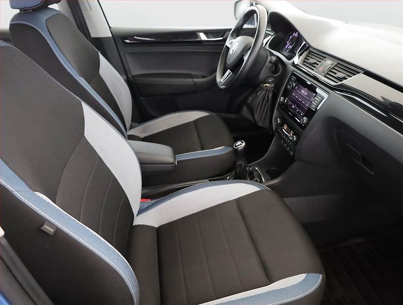 Škoda Rapid (2018) Style 1.0 TSI, Park. senzory - fotka 7 z 16