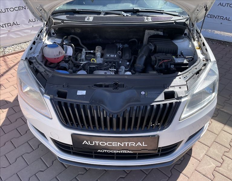 Škoda Fabia 1,2 TSI 63kw klima po servisu - fotka 9 z 20