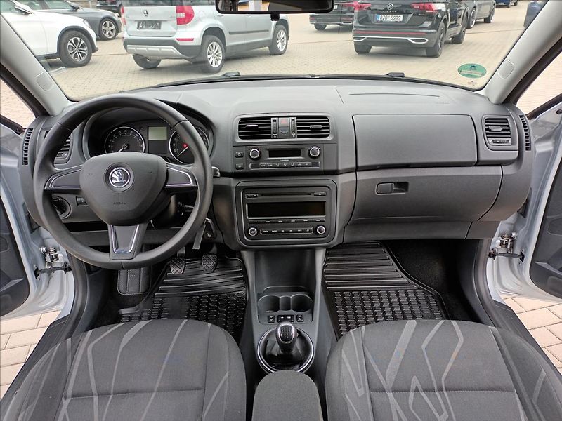 Škoda Fabia 1,6 TDI,77KW,1MAJ,TAŽNÉ,VÝHŘEV - fotka 11 z 37