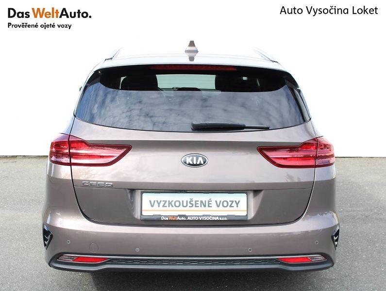 Kia Ceed (2020) 1.4 T-GDI TOP 103kW manuál LED - fotka 29 z 33