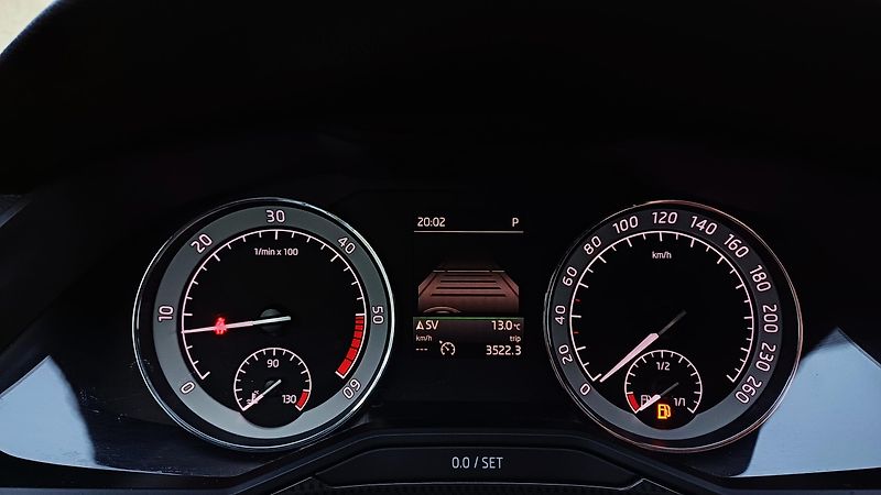 Škoda Superb 140kW TDI 4x4 SPORTLINE - fotka 26 z 47