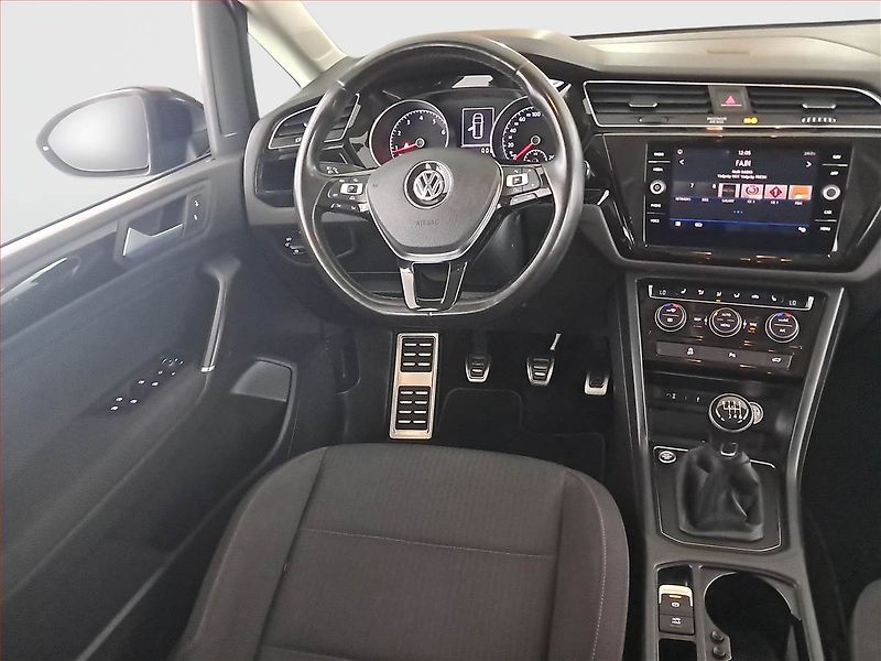 Volkswagen Touran (2017) 1.4 TSI, Navi, Tempomat - fotka 7 z 21