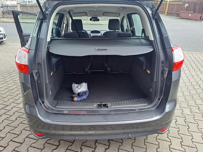 Ford Grand C-MAX (2017) 1,0 EB 92kW TITANIUM TAŽNÉ  - fotka 17 z 25