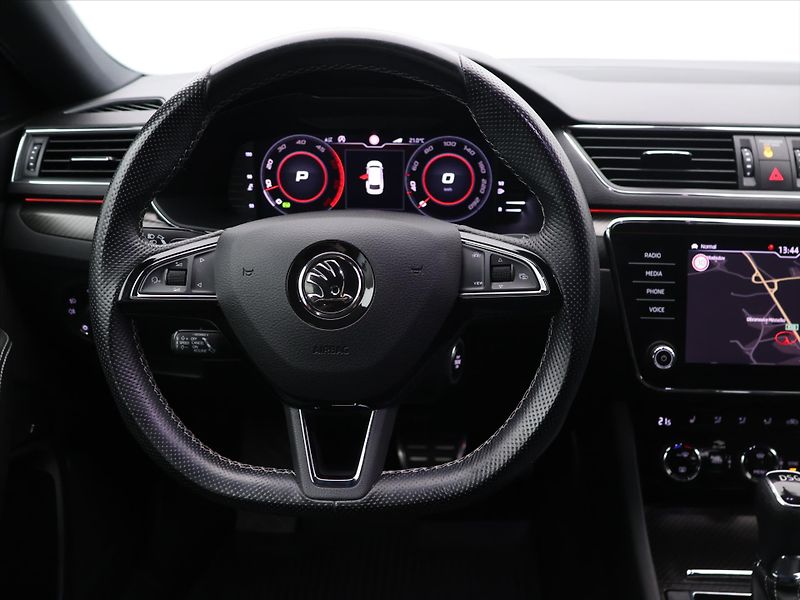 Škoda Superb 2.0 TDI 140kW SportLine DSG CZ - fotka 19 z 32