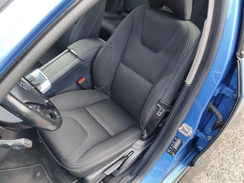 Volvo V60 (2014) 1,6 Diesel - fotka 13 z 33