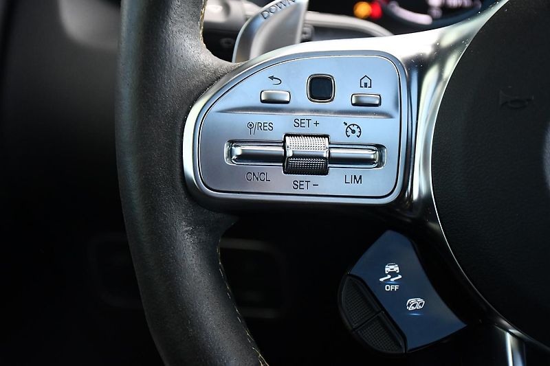 Mercedes-Benz GLA 45S AMG 4MATIC+PANO - fotka 25 z 53