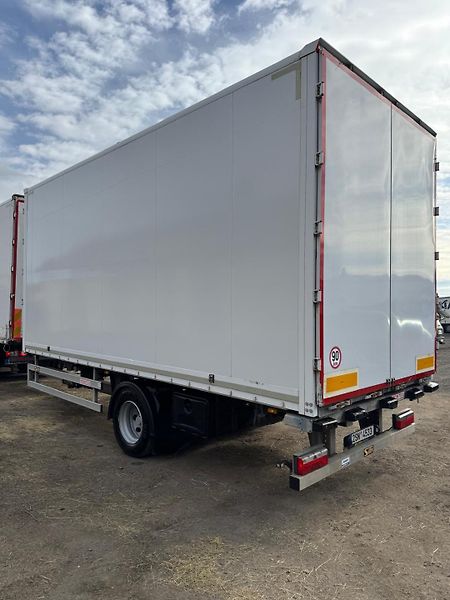Renault Trucks T (2015) 430 6x2 Svan Tandem - fotka 10 z 23