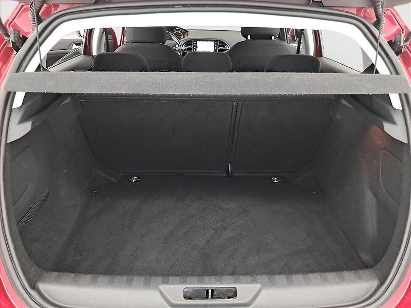 Peugeot 308 (2016) 1.2 e-THP, Serv.kniha, Navi - fotka 14 z 19