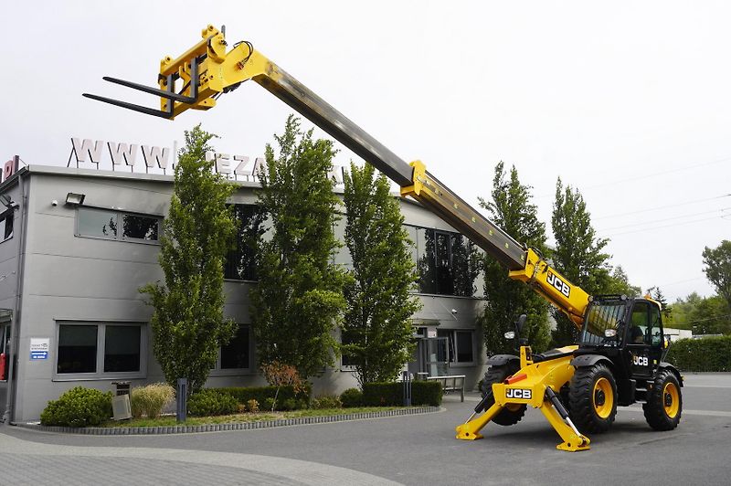 JCB (2019) 540-140 telescopic loader  - fotka 15 z 24