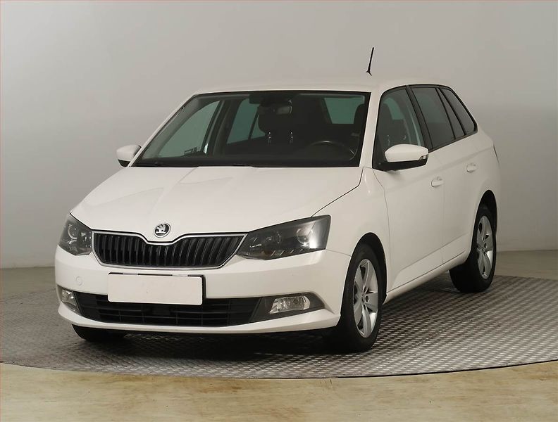 Škoda Fabia (2015) Style 1.4 TDI, Park. senzory - fotka 2 z 21