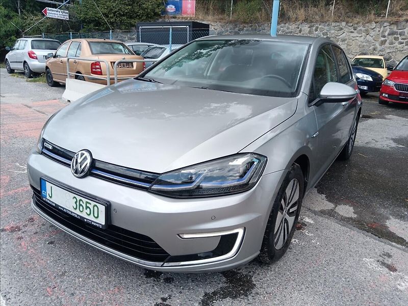 Volkswagen e-Golf 0,0 VII  electric drive - fotka 3 z 21