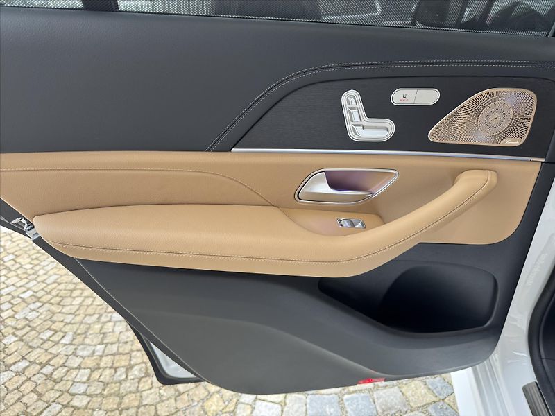 Mercedes-Benz GLS 350d 4M*NEZÁVISLÉ*MASÁŽ - fotka 36 z 52