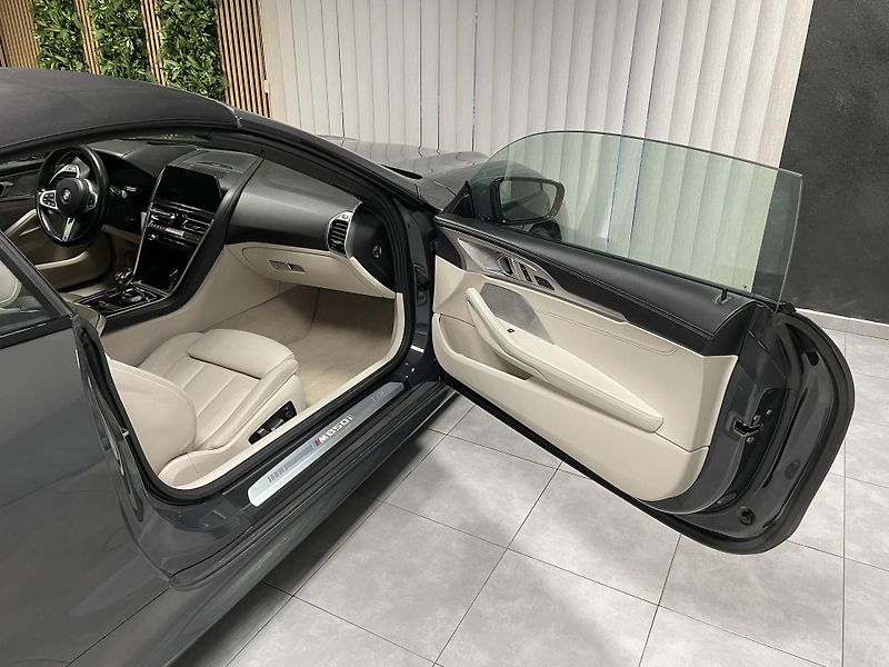 BMW Řada 8 M850i xDrive Laser REZERVACE  - fotka 13 z 21